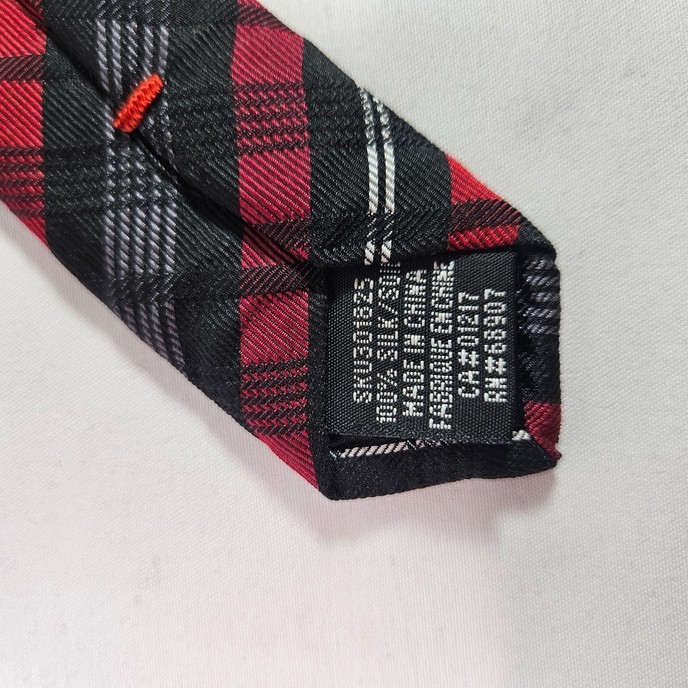 Le Chateau 100% Silk Men Tie Geometric Red Black 3.25" x 59.5" - Picture 6 of 9
